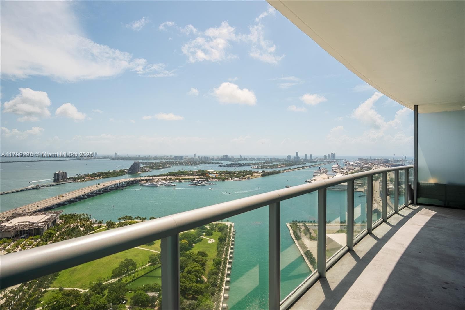 Marina Blue Unit 4312 condo rented at 888 Biscayne Blvd # 4312, Miami FL 33132