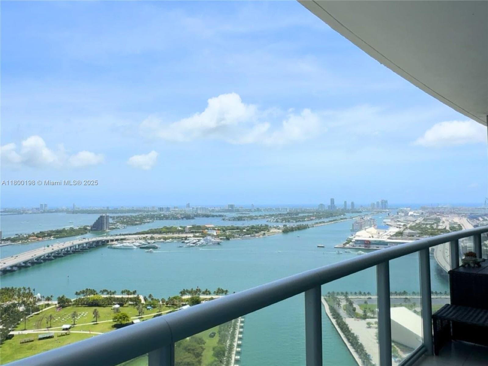 Marina Blue Unit 4012 condo rented at 888 Biscayne Blvd # 4012, Miami FL 33132