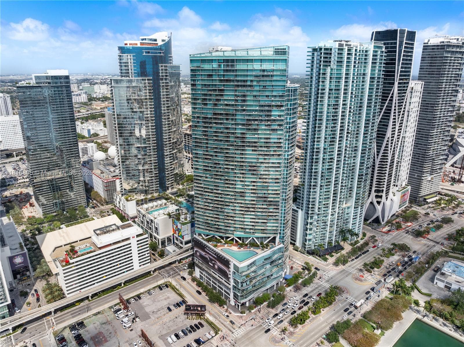Marina Blue Unit 4010 condo rented at 888 Biscayne Blvd # 4010, Miami FL 33132