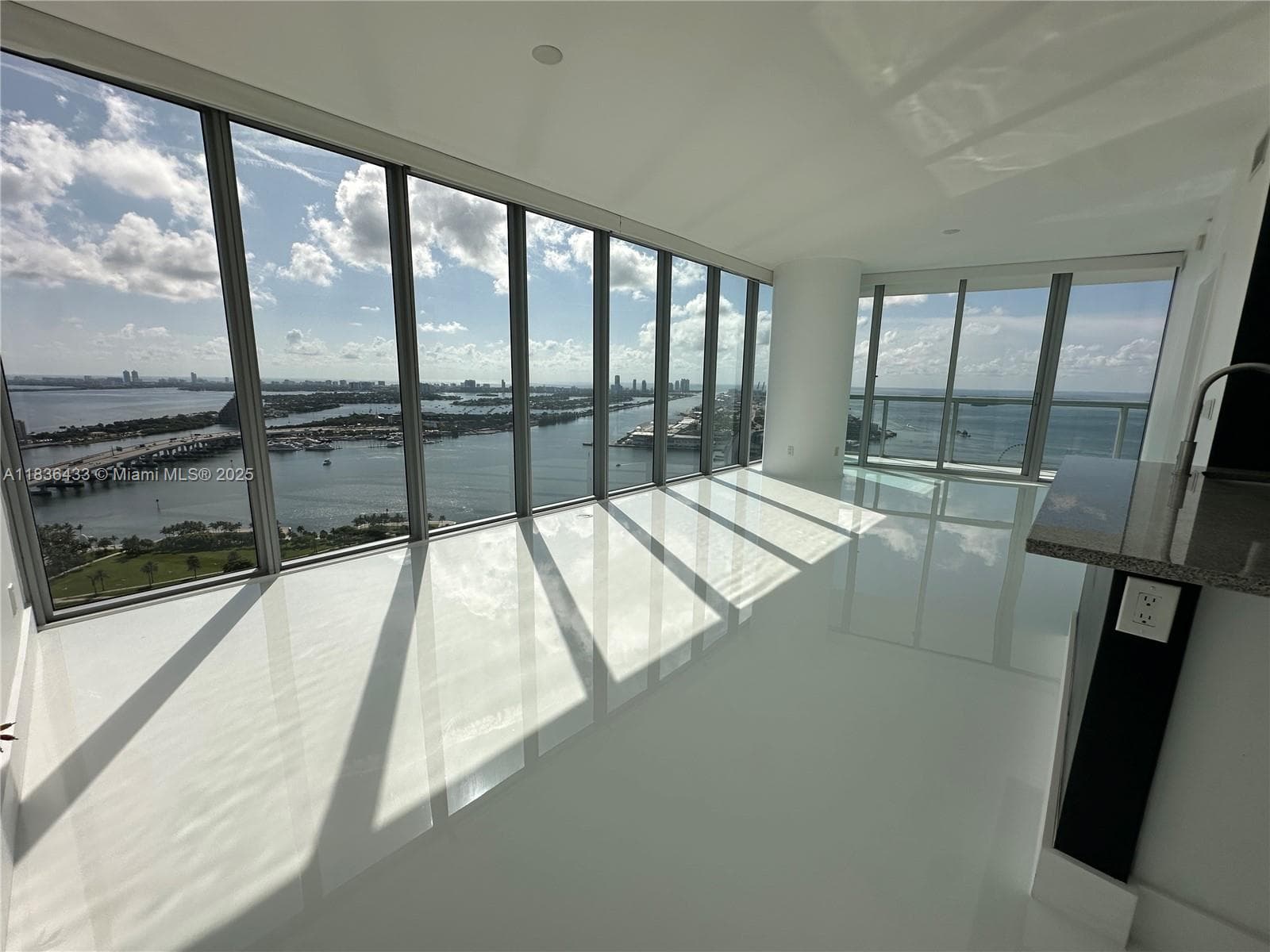 Marina Blue Unit 4208 condo rented at 888 Biscayne Blvd # 4208, Miami FL 33132