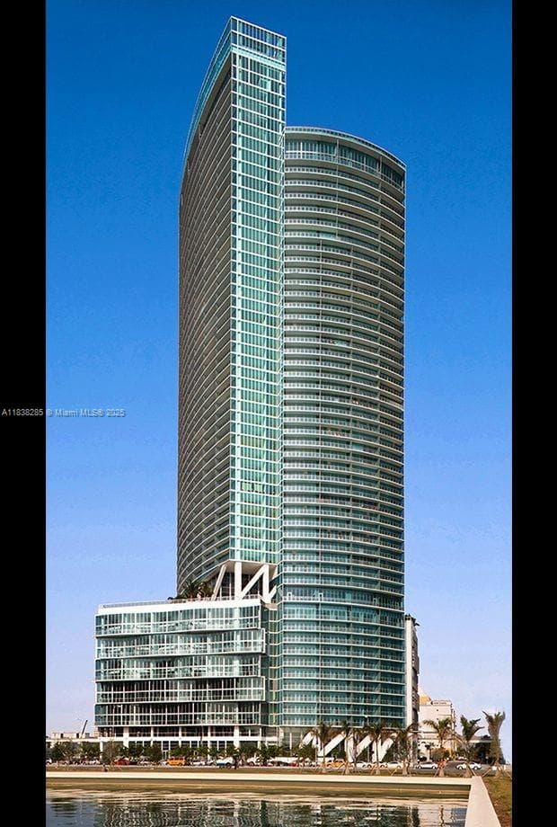 Marina Blue Unit 2702 condo rented at 888 Biscayne Blvd # 2702, Miami FL 33132