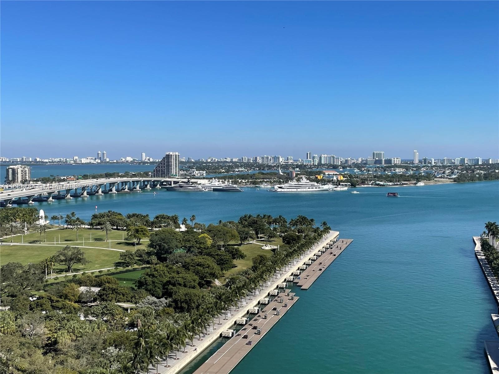 Marina Blue Unit 1907 condo rented at 888 Biscayne Blvd # 1907, Miami FL 33132