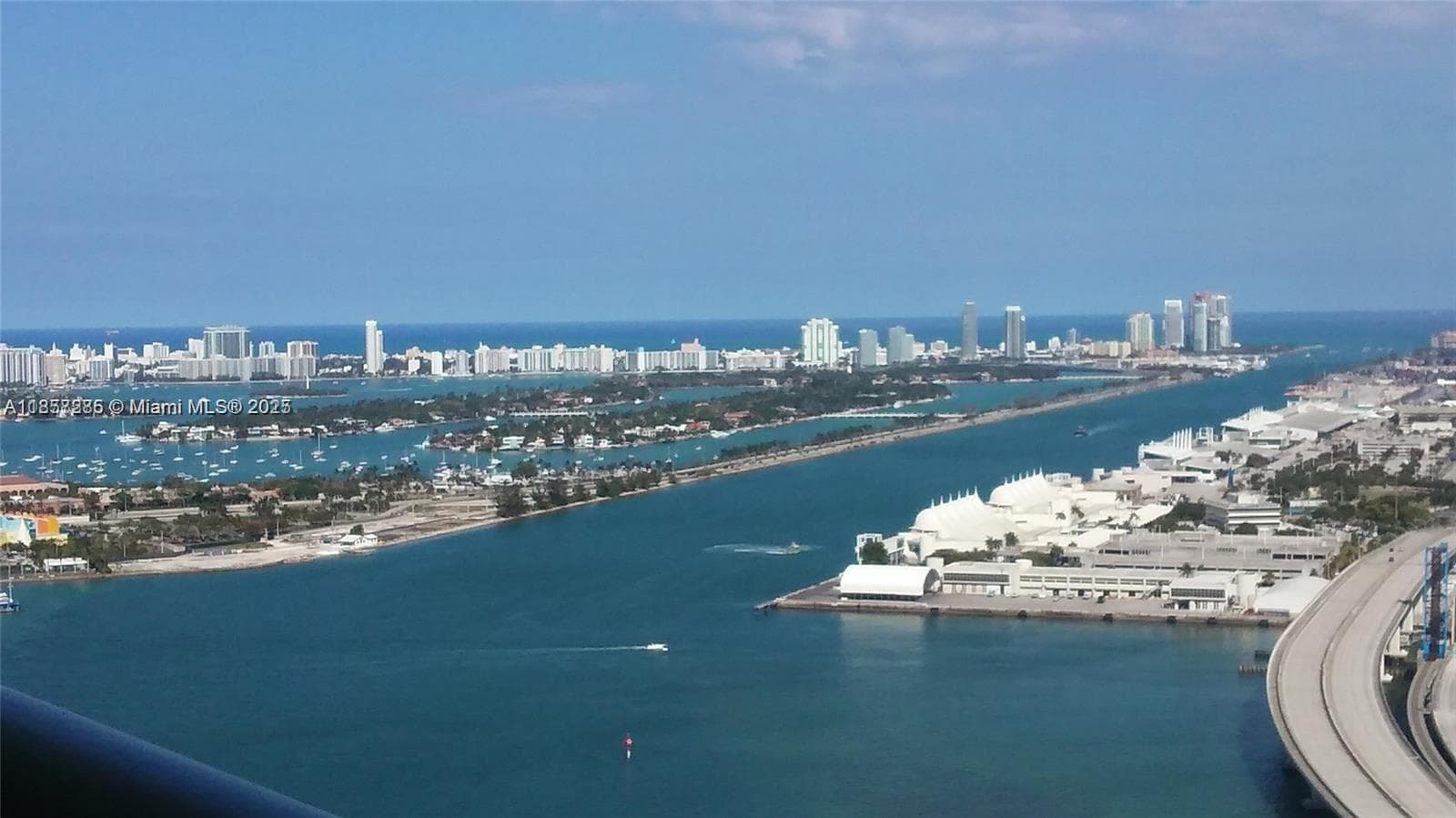 Marina Blue Unit 4310 condo rented at 888 Biscayne Blvd # 4310, Miami FL 33132