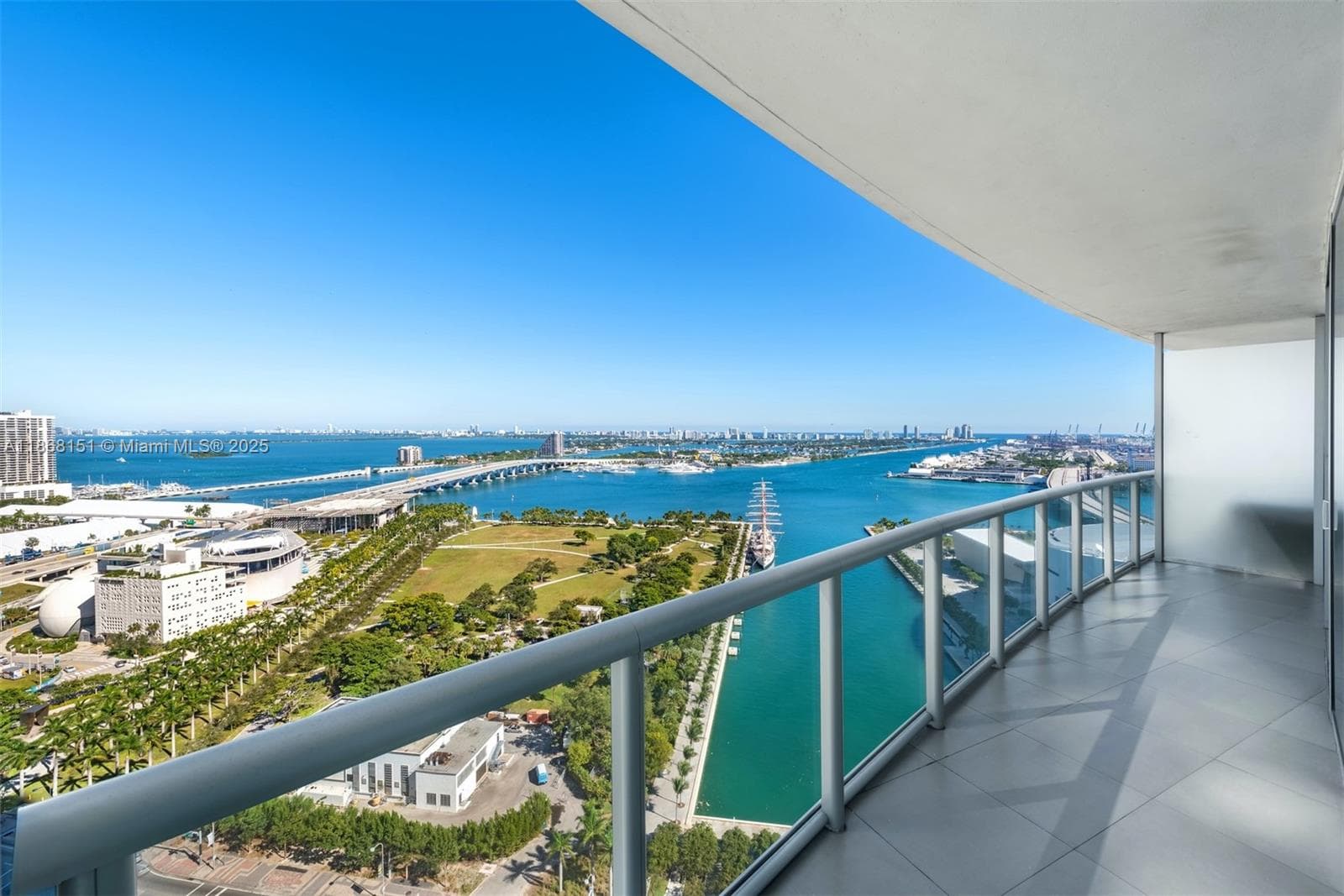 Marina Blue Unit 2712 condo rented at 888 Biscayne Blvd # 2712, Miami FL 33132