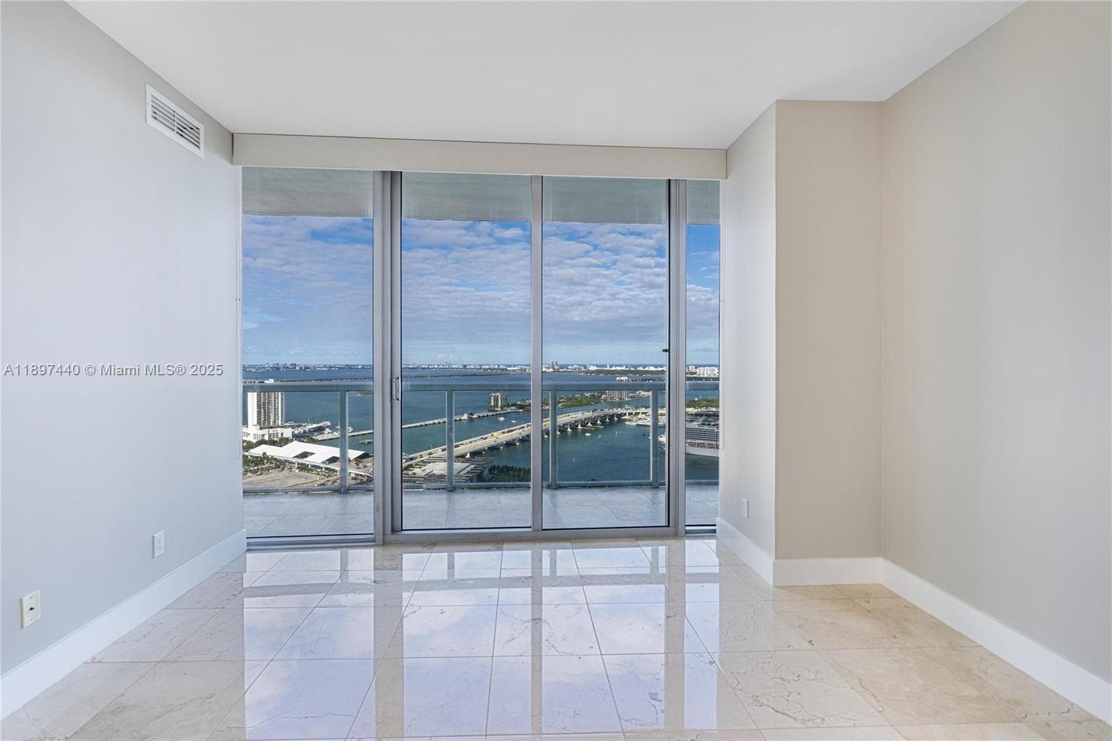 Marina Blue Unit 4311 condo rented at 888 Biscayne Blvd # 4311, Miami FL 33132