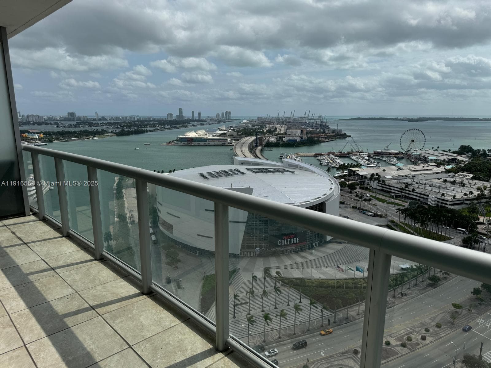 Marina Blue Unit 2801 condo rented at 888 Biscayne Blvd # 2801, Miami FL 33132