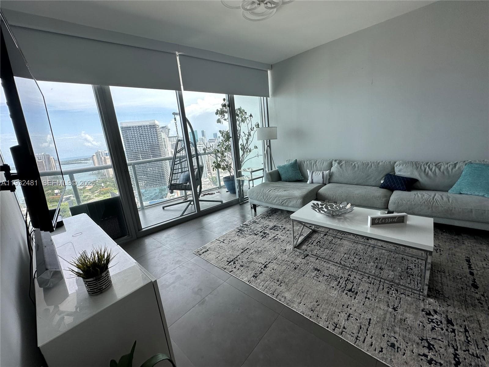 Marina Blue Unit 4302 condo rented at 888 Biscayne Blvd # 4302, Miami FL 33132