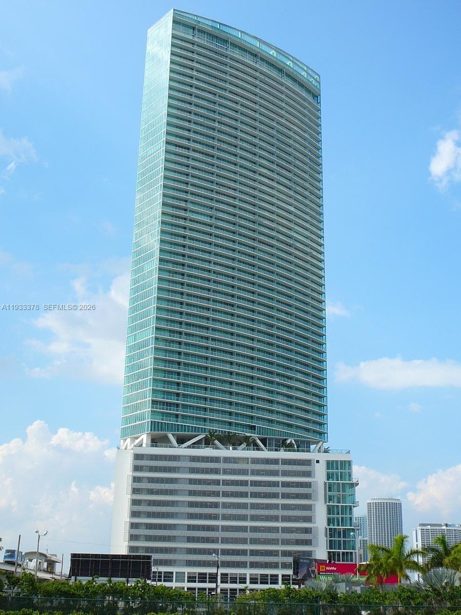 Marina Blue Unit 4508 condo rented at 888 Biscayne Blvd # 4508, Miami FL 33132