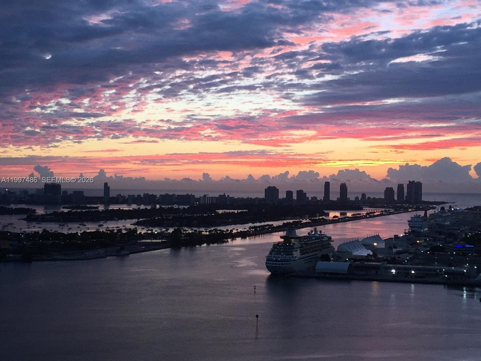 Marina Blue Unit 2709 condo rented at 888 Biscayne Blvd # 2709, Miami FL 33132